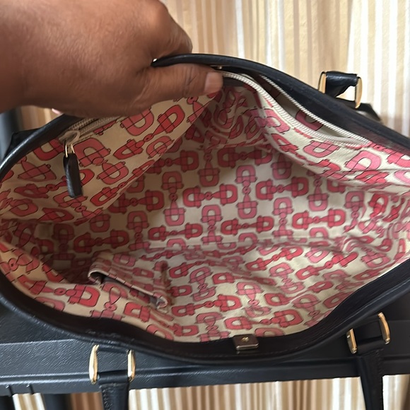 Gucci bag clean inside and out - Picture 3 of 5